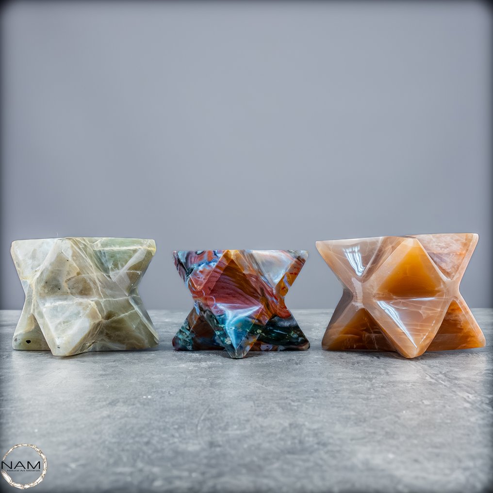 Star set made of green moonstone, ocean jasper, and fire quartz. A masterpiece of nature in harmony and color.- 987.13 g - (3) #1.0