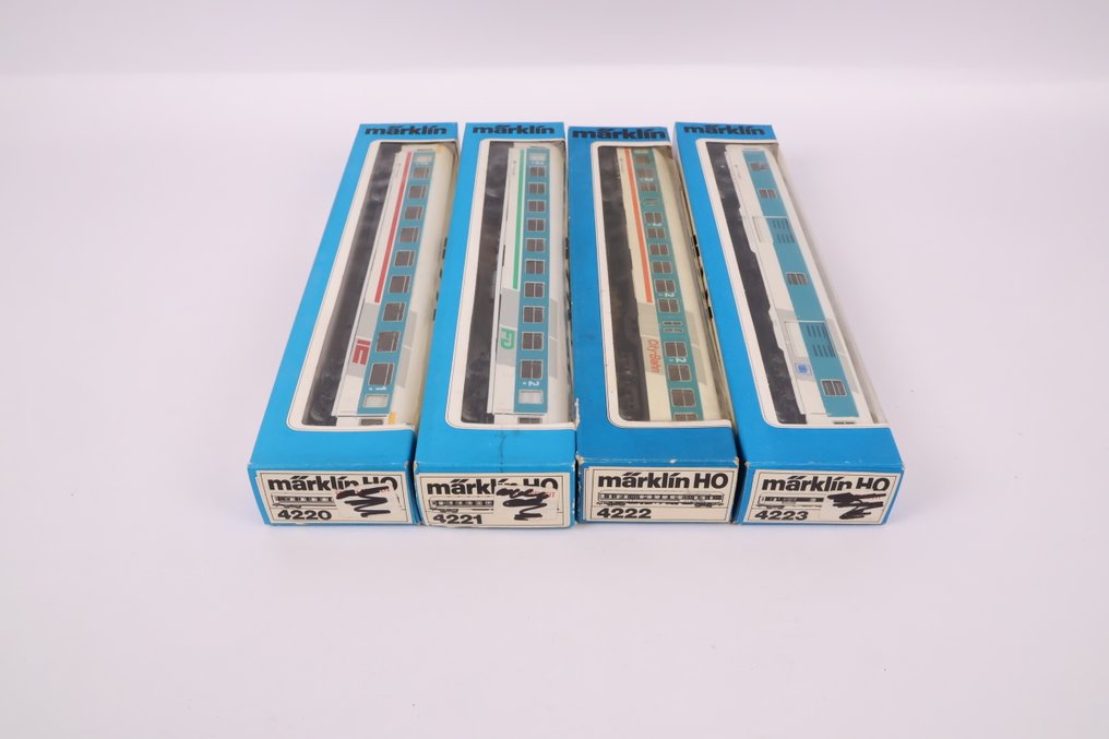 Märklin H0 - 4220/4221/4222/4223 - Model train passenger carriage (4) - Four passenger carriages IC - DB #1.0