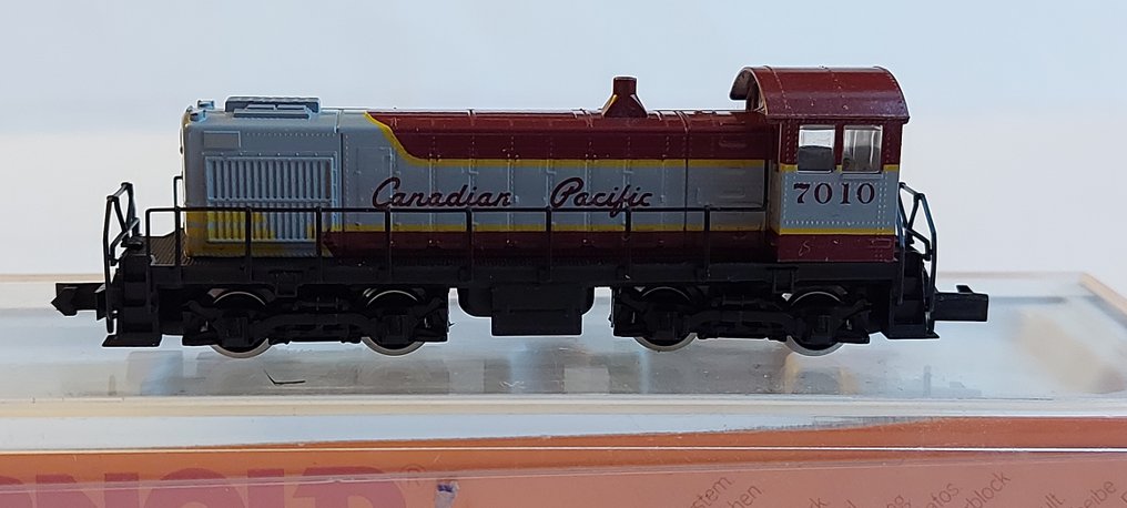 德國Arnold N - 5060 - 模型火車 (1) - Alco S2 柴油机车 加拿大太平洋号7010 #1.0