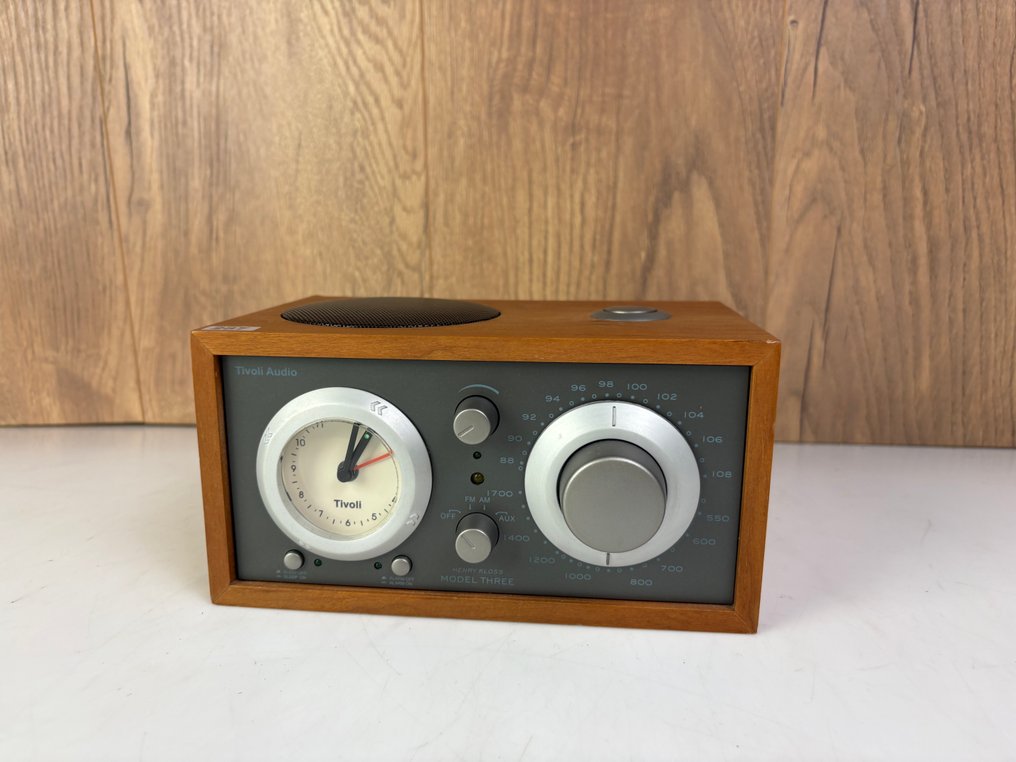 Tivoli Audio by Henry Kloss & Tom DeVesto - Model Three Radio #3.2