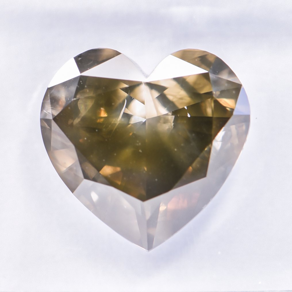 没有保留价 - 1 pcs 钻石  (天然色彩的)  - 3.27 ct - 心形 - Fancy deep 稍帶棕色的, 绿色 黄色 - I1 内含一级 - 国际宝石研究院（IGI） - VG VG #1.0