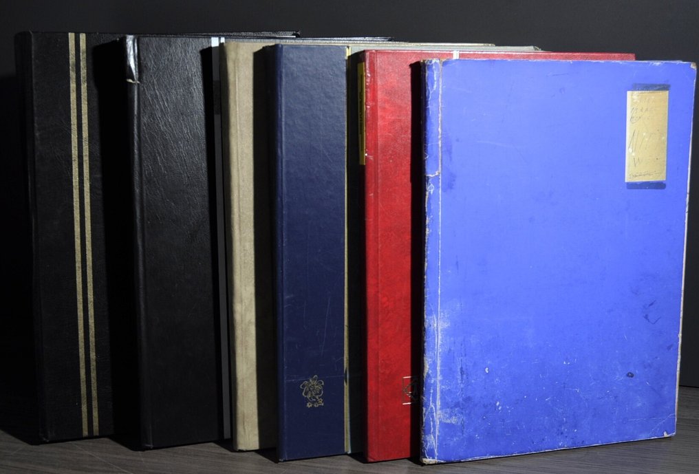 World  - Extensive search with various countries and quantities in stock books (200 photos). #1.0