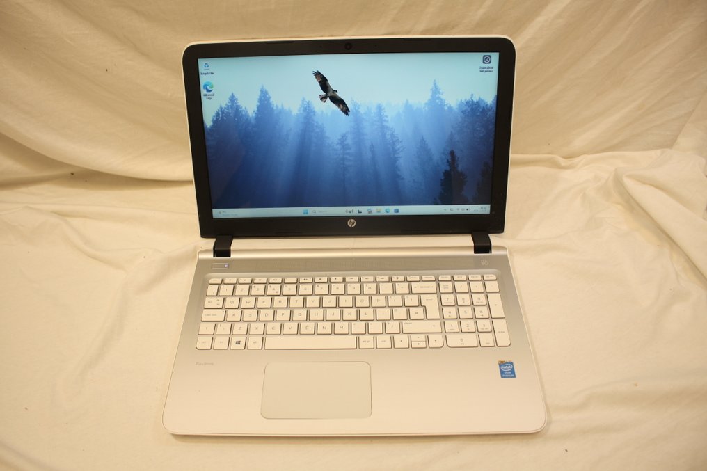 Nice multimedia notebook: HP Pavilion 15-ab048sa - Intel Pentium 1.9Ghz CPU, 8GB RAM, 1TB HD - Laptop - Windows 11 #1.0