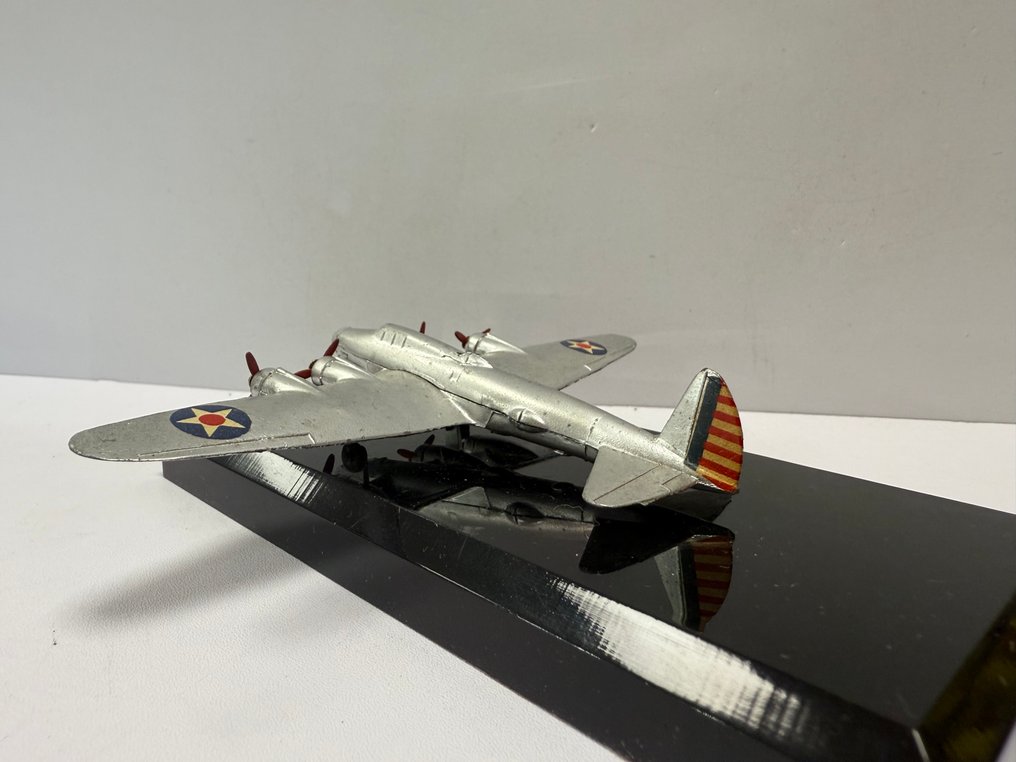 Dinky Toys 1:43 - Model plane - 62G - Boeing Flying Fortress - Boxed #3.2