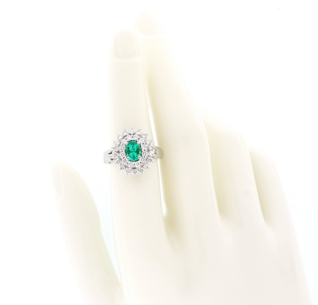 Ingen reservasjonspris - Ring - 18 karat Hvitt gull -  1.50ct. tw. Smaragd - Diamant #1.0