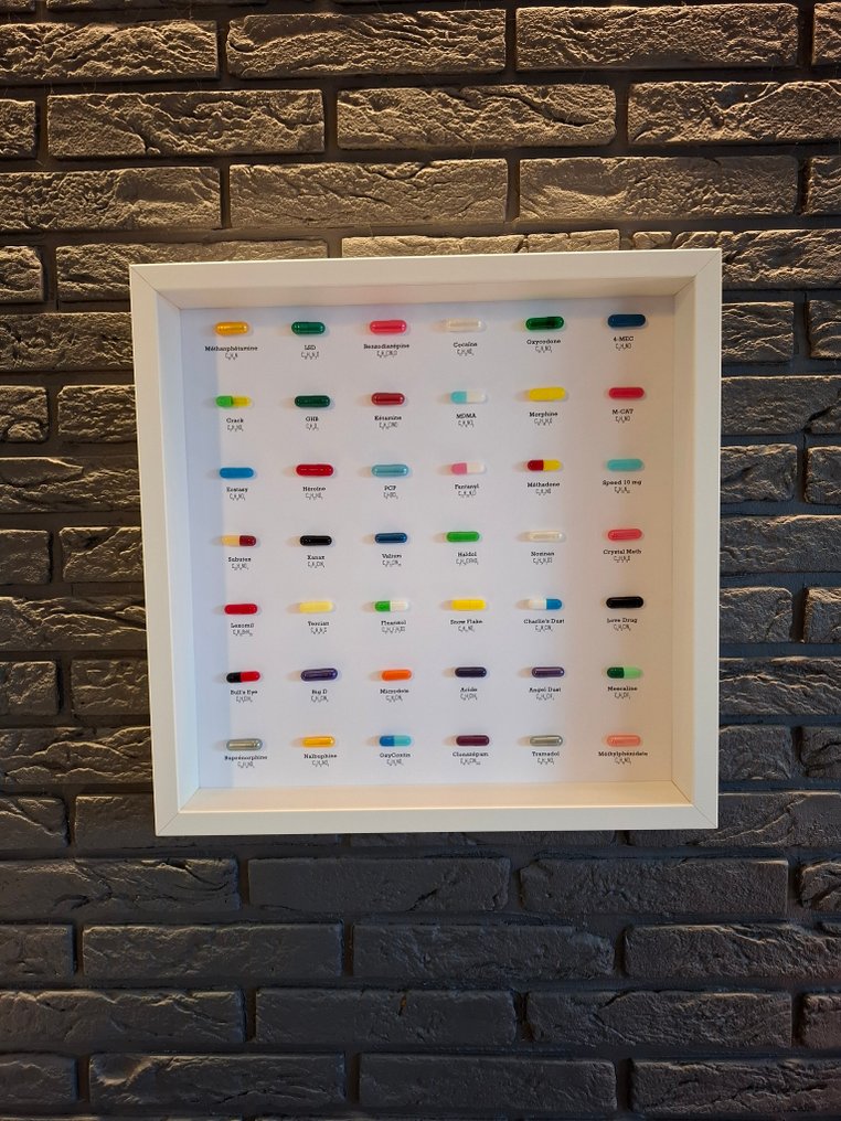 ELEMENTAL - Pill's Menu XL - 37 x 37 cm #1.0