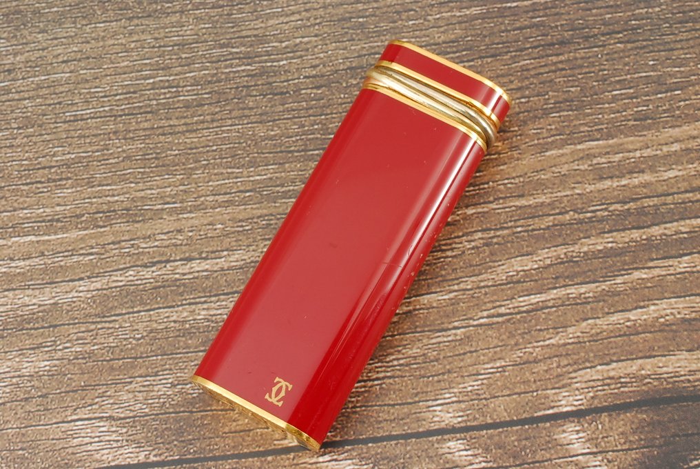 Cartier - Oval Gas Lighter - Pocket lighter - Gold-plated (Plaqué Or G) with red Chinese lacquer #1.0