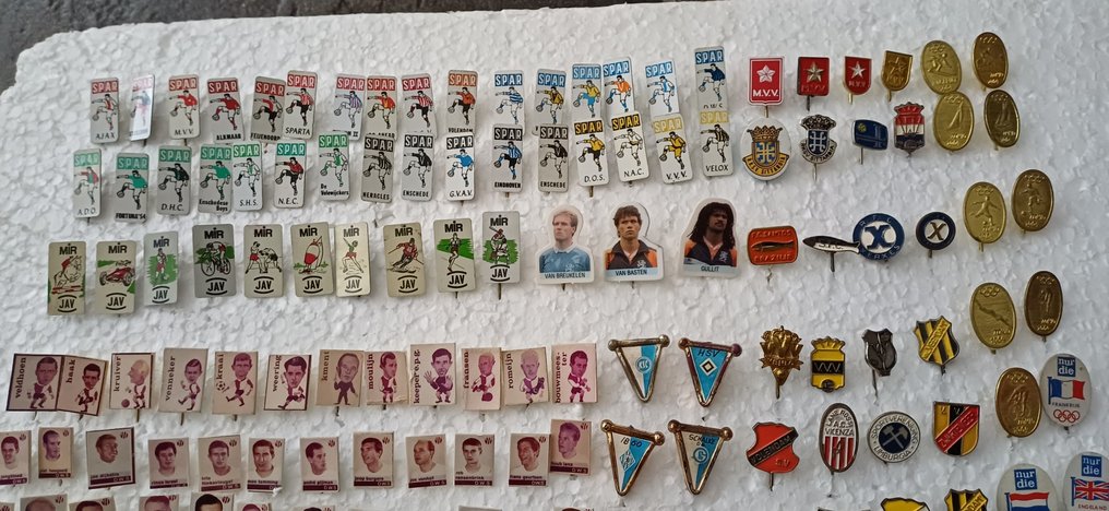 包括超过325种不同的体育运动，如奥运会、足球俱乐部、汽车比赛等。  #1.0