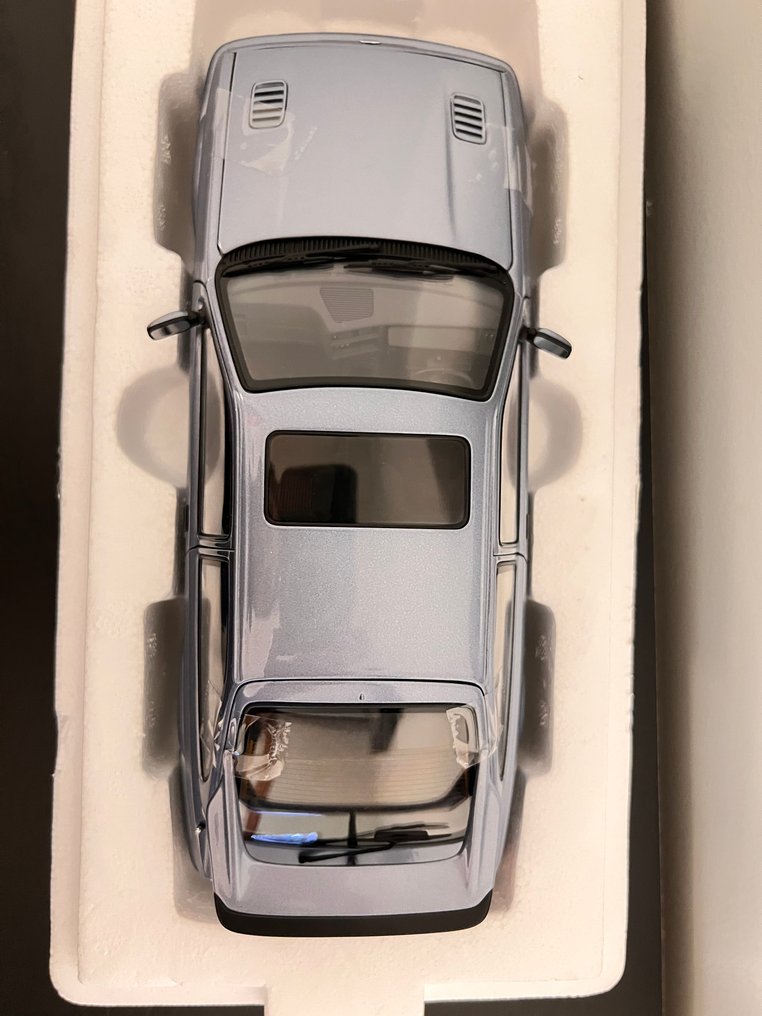 Autoart 1:18 - Model car - Ford Sierra RS #1.0