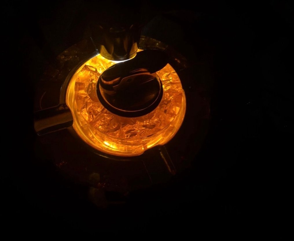 Tischfeuerzeug - Art deco - Επιτραπέζιος αναπτήρας - Ρητίνη / Πολυεστέρας, Ορείχαλκος, Αναπτήρας τραπεζιού και τασάκι. -  (2) #1.0