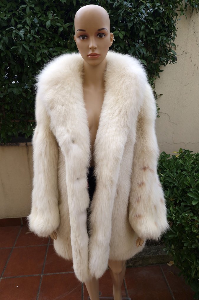 Artisan Furrier - Fur coat #1.0