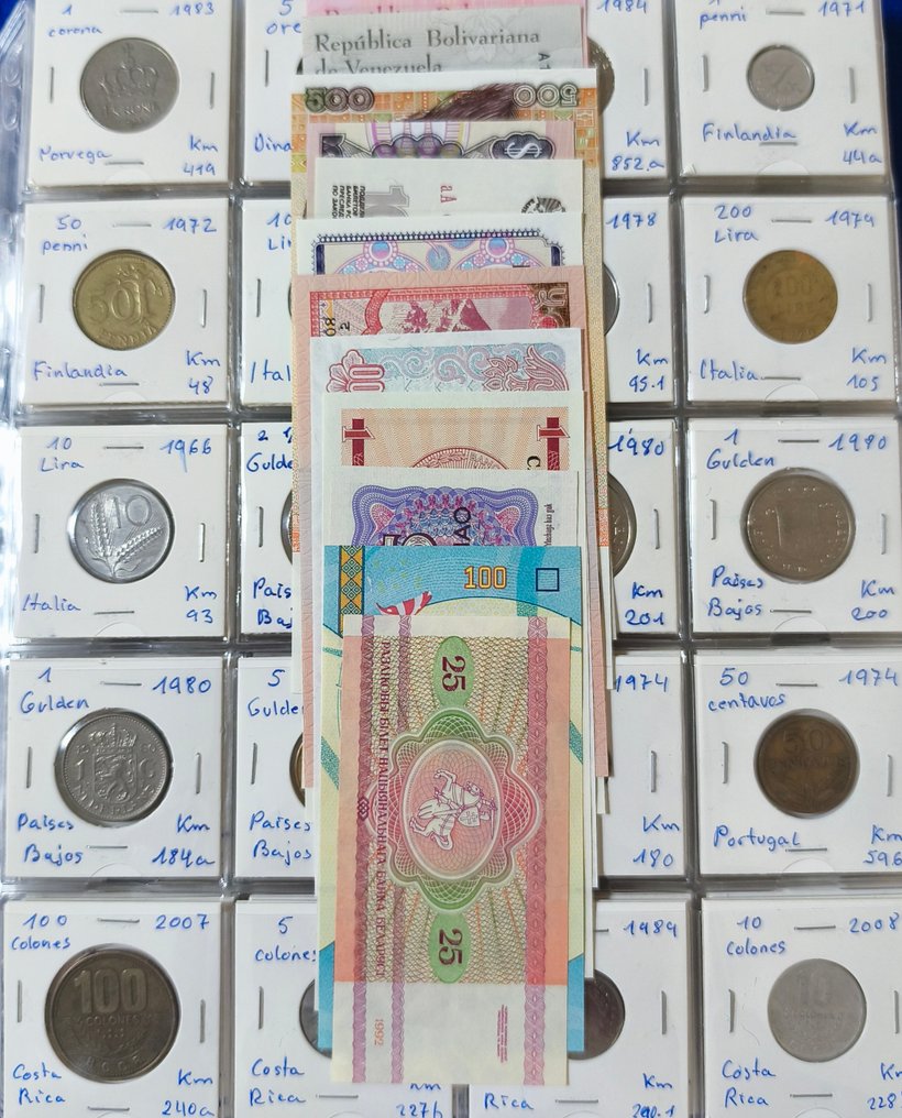 世界套装，包括来自53个国家的140枚硬币，以及12张未流通等级的钞票。时期为1900年至2000年。.  (沒有保留價) #1.0