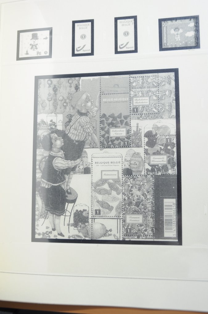 Accessories  - 3 luxury Safe albums with cassettes and various sheets. #1.0