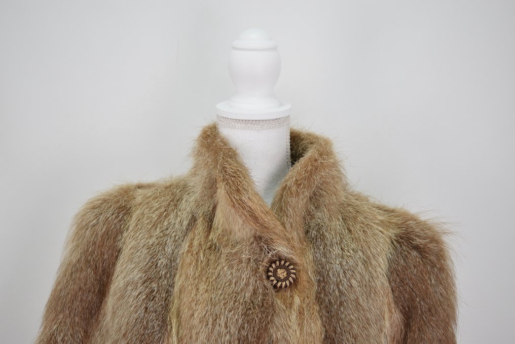 Artisan Furrier - Γούνινο παλτό #2.1