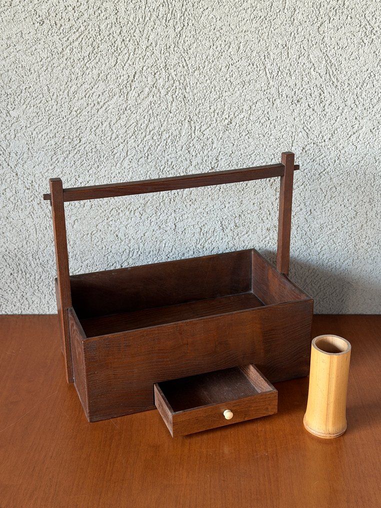 Kasten - Holzkiste zum Tragen mit einfachem, funktionalem Design. - Holz #4.3