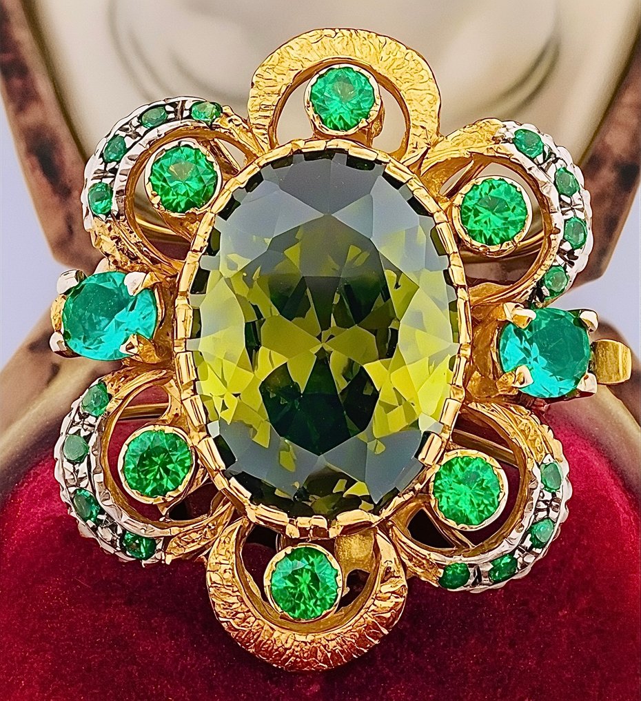 Ingen mindstepris - Ring - 9 kt. Gulguld, Sølv Peridot - Smaragd #1.0