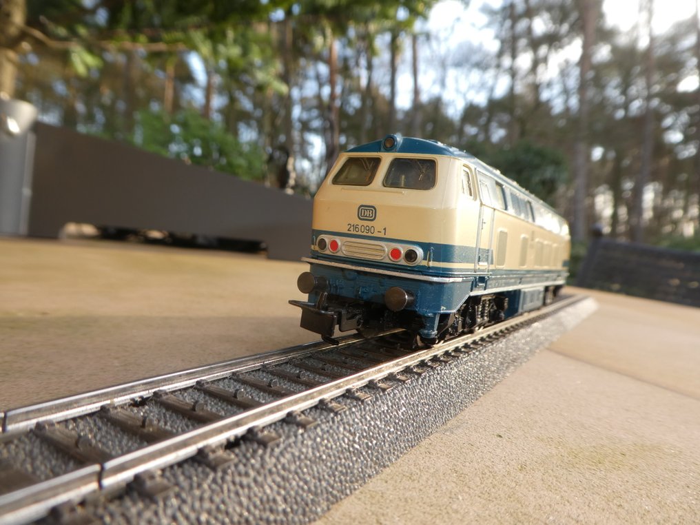 Märklin H0 - 3074 - Locomotora diésel (1) - Locomotora diésel BR 216 - DB #3.2
