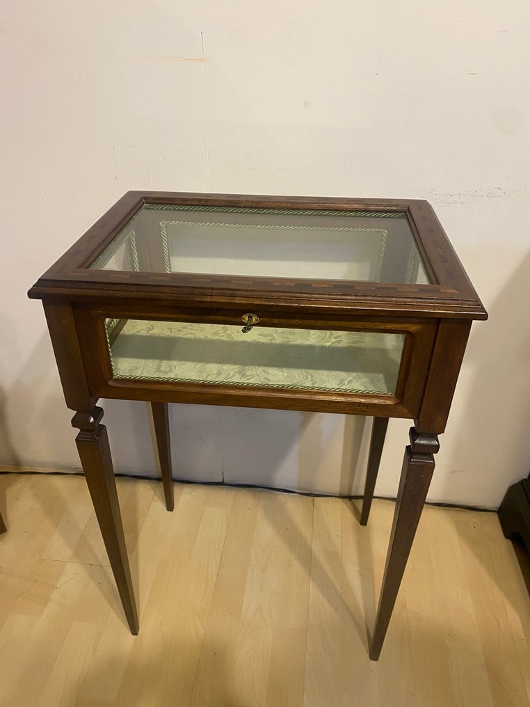 Utstillingsmonter - Tre #4.3