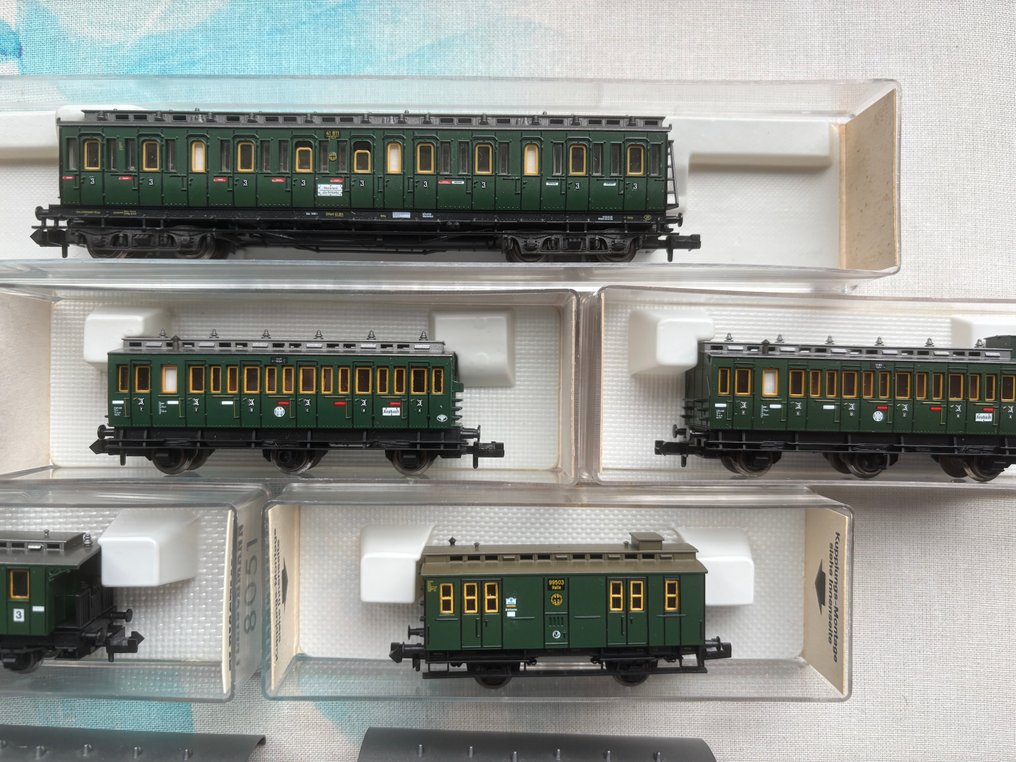 Roco, Fleischmann N - Model wagonu pasażerskiego (10) - 6 różnych osób i bagażniki. - DB, DR (DRB) #2.1