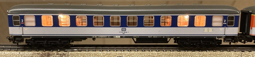 Märklin H0 - 40541 - Modellbahn-Personenwagenset (1) - 4 Personenwagen mit Beleuchtung - DB #1.0