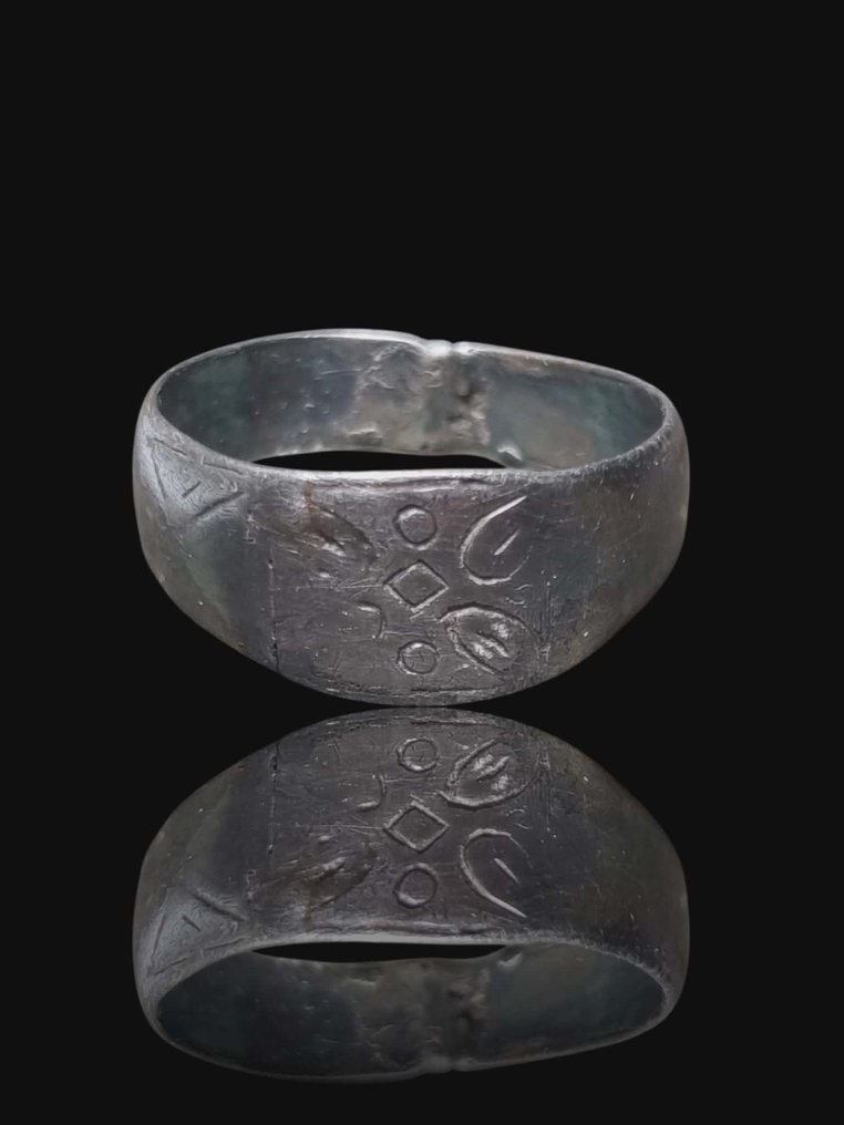 中世紀，十字軍時代 銀, 稀有的帝国十字印章 戒指  (沒有保留價) #1.0