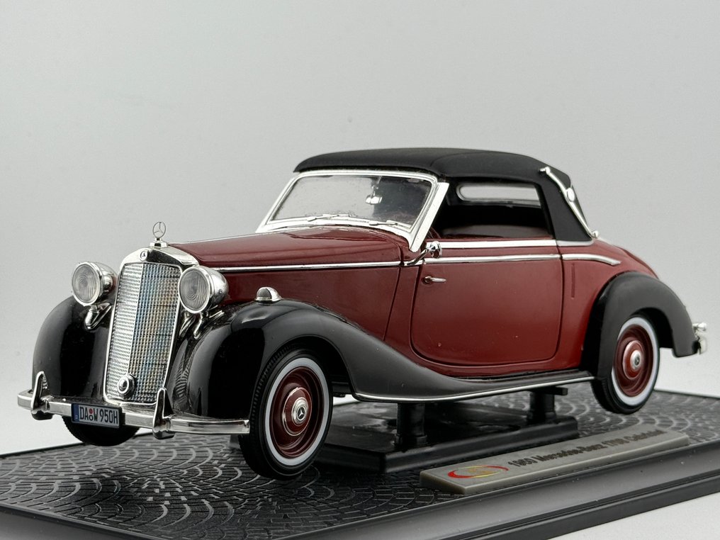 Signature Models 1:18 - Modellauto - 1957 Mercedes Benz 170 S Convertible #3.2