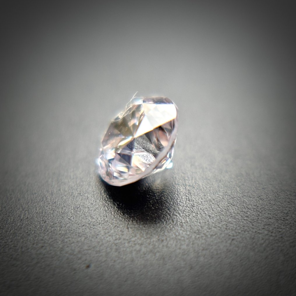 沒有保留價 - 1 pcs 鑽石  (天然彩色)  - 0.14 ct - 圓形 - Very light 淡紫色 粉紅色 - SI2 - Antwerp Laboratory for Gemstone Testing (ALGT) #4.3