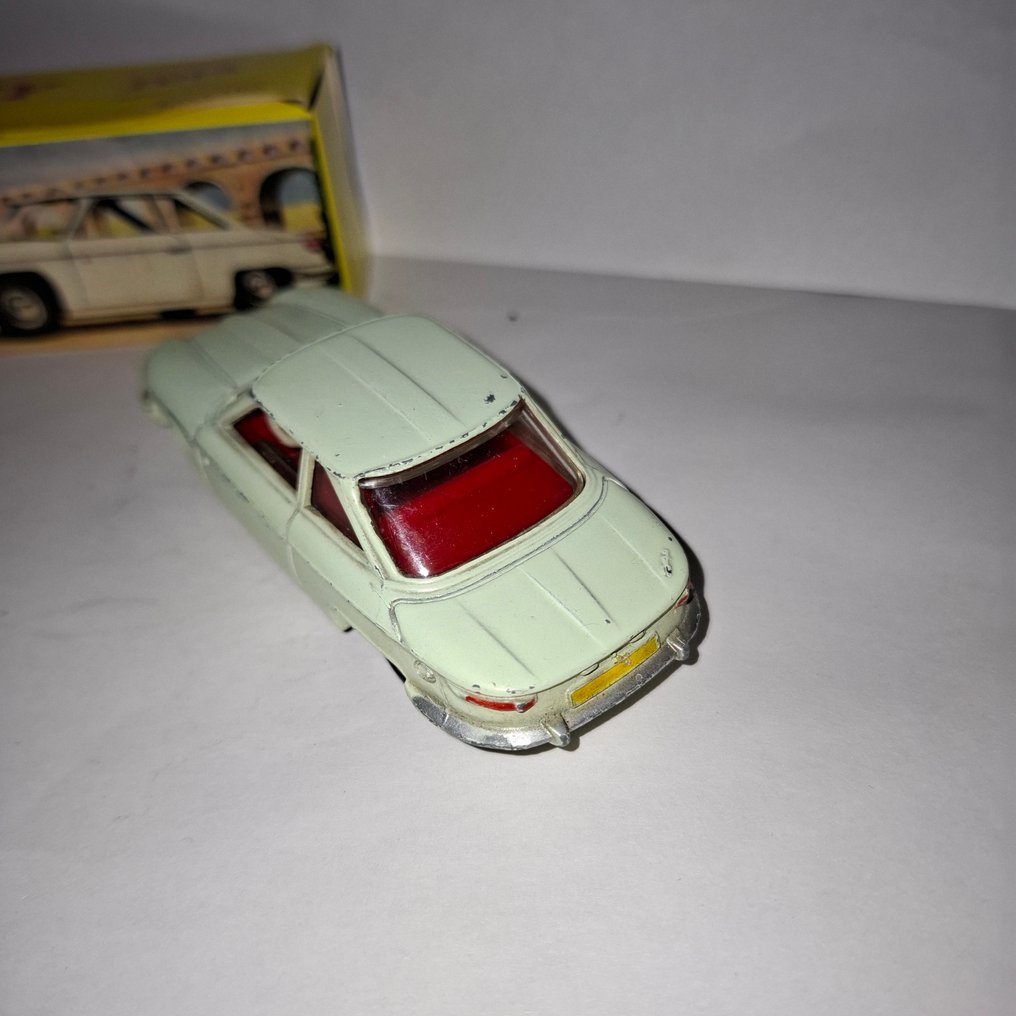 Dinky Toys 1:43 - Modelauto - Dinky Toys Panhard 24 - Boxed - Later Repro Box #4.3