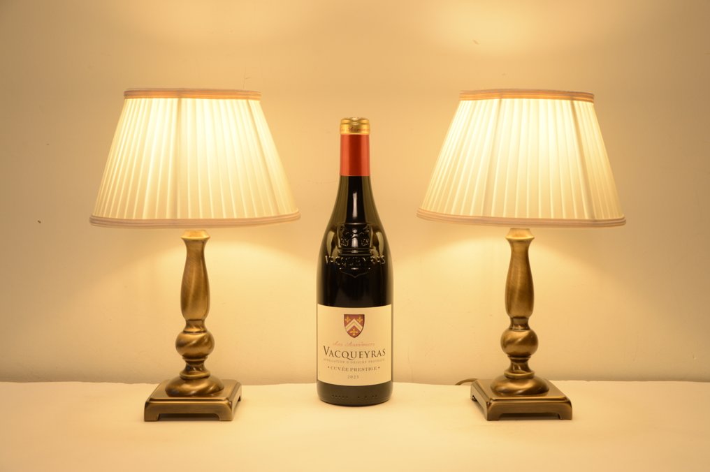 Επιτραπέζιο φωτιστικό (2) - Ζεύγος νεοκλαστικών επιτραπέζιων/κομοδίνων λαμπών. - Ορείχαλκος, Μετάξι #1.0