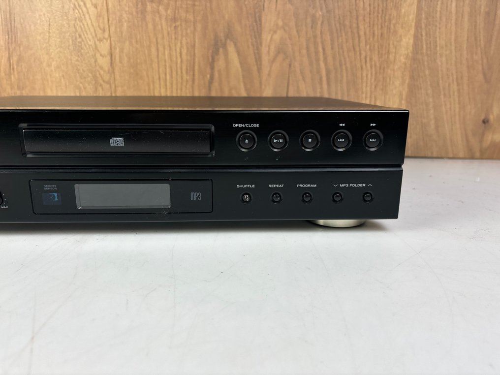 TEAC - CD-P1260 CD player #2.1
