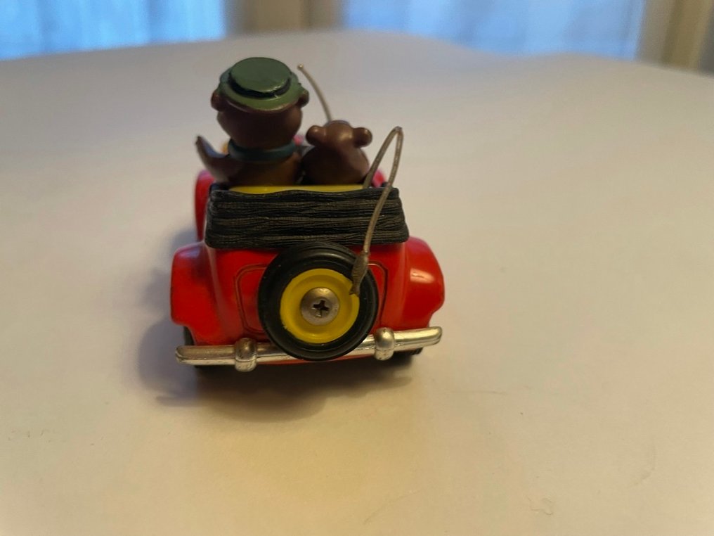 Mebetoys 1:43 - Modelbil - La macchina di Yoghi e Bubu - A 35 #4.3