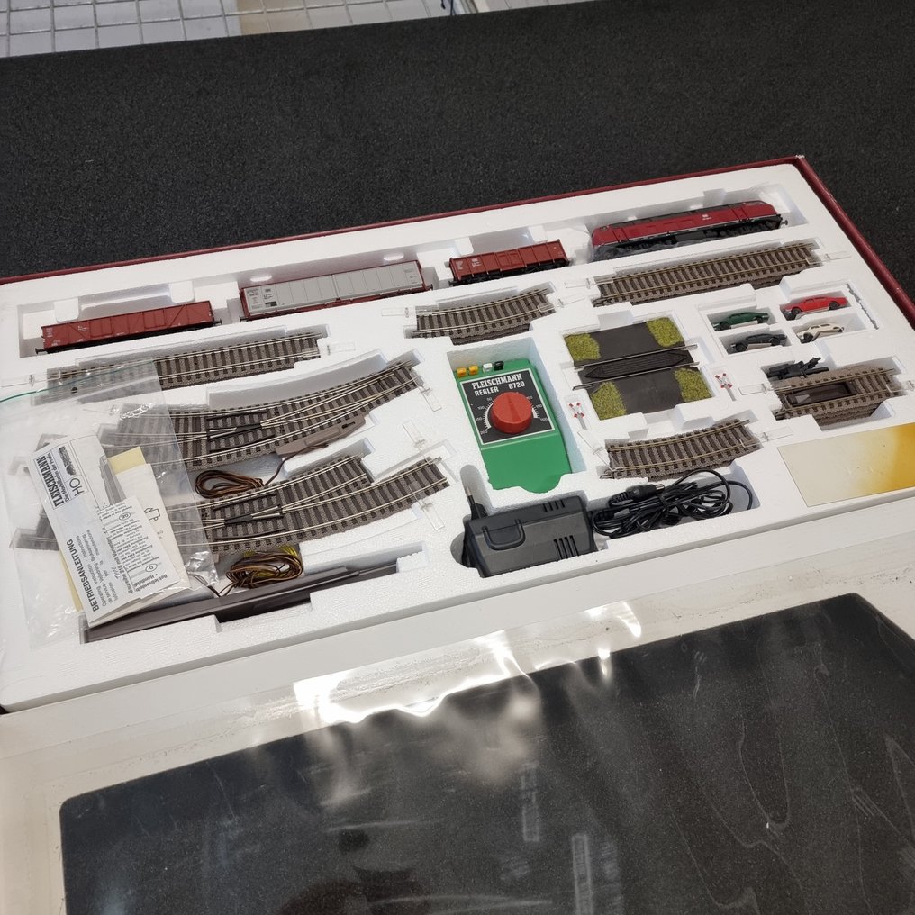 Fleischmann H0 - 6393 - Kit de démarrage (1) - Ensemble de collection avec BR218 et documentation originale - DB #1.0