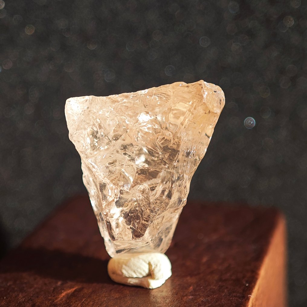 24,35 克拉巨型珠宝级香槟色透明摩根石 顶级品质- 4.87 g #1.0