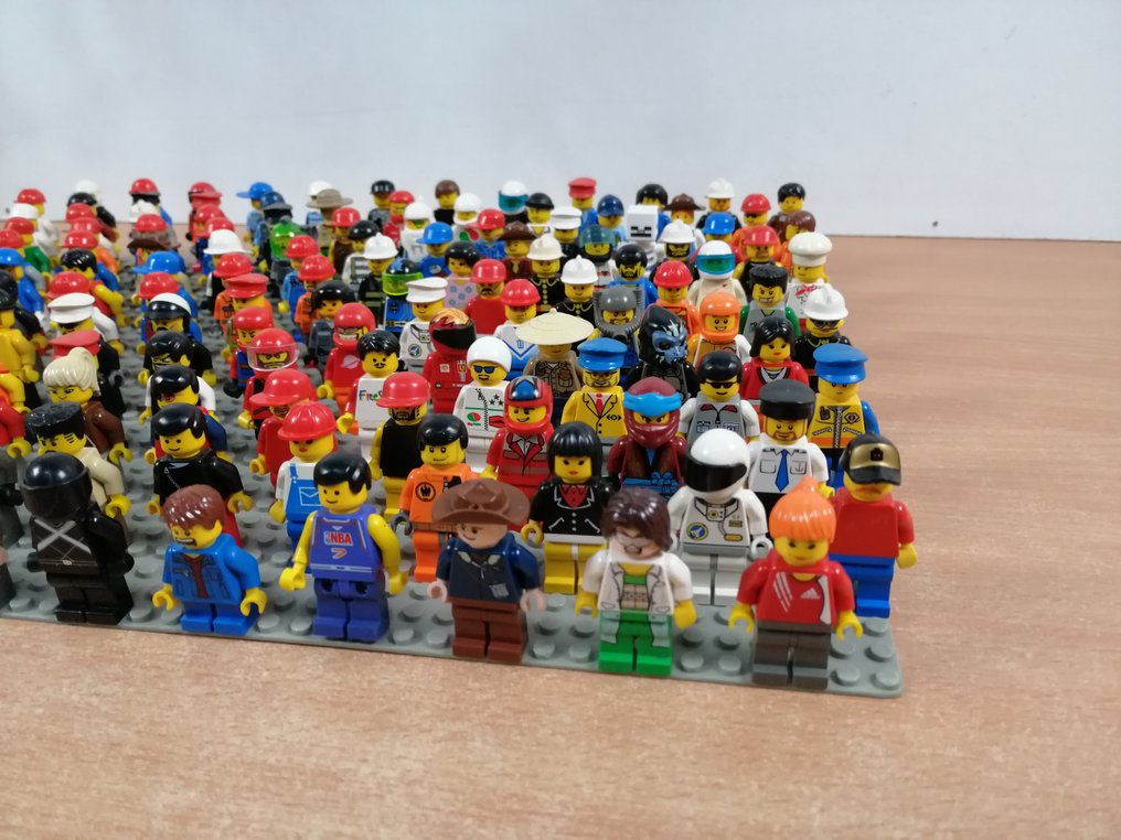 Lego - Minifiguras - partij van poppetjes 144 stuks - 1990-2000 #3.2