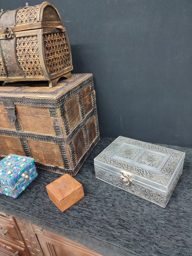Temasamling - Tematisk samling av tre- og messingbokser og -skrin. #2.1