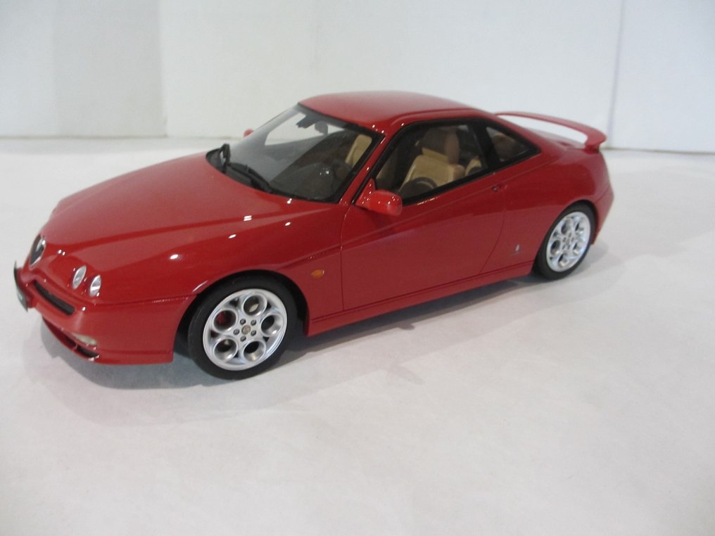 Otto Mobile 1:18 - Αυτοκίνητο μοντελισμού - Alfa Romeo GTV6 - Περιορισμένη έκδοση, εξαντλήθηκε προ πολλού στα καταστήματα. #1.0