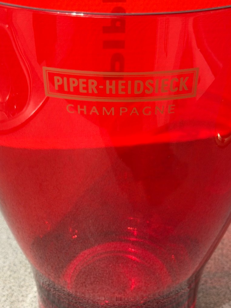 Piper Heidsieck - Champagnerkühler (2) -  Parfumfles - Piper Heidsieck französischer Champagner Acryl-Eimer / Kühler - Leder, Plastik - Limitierte Edition #2.1