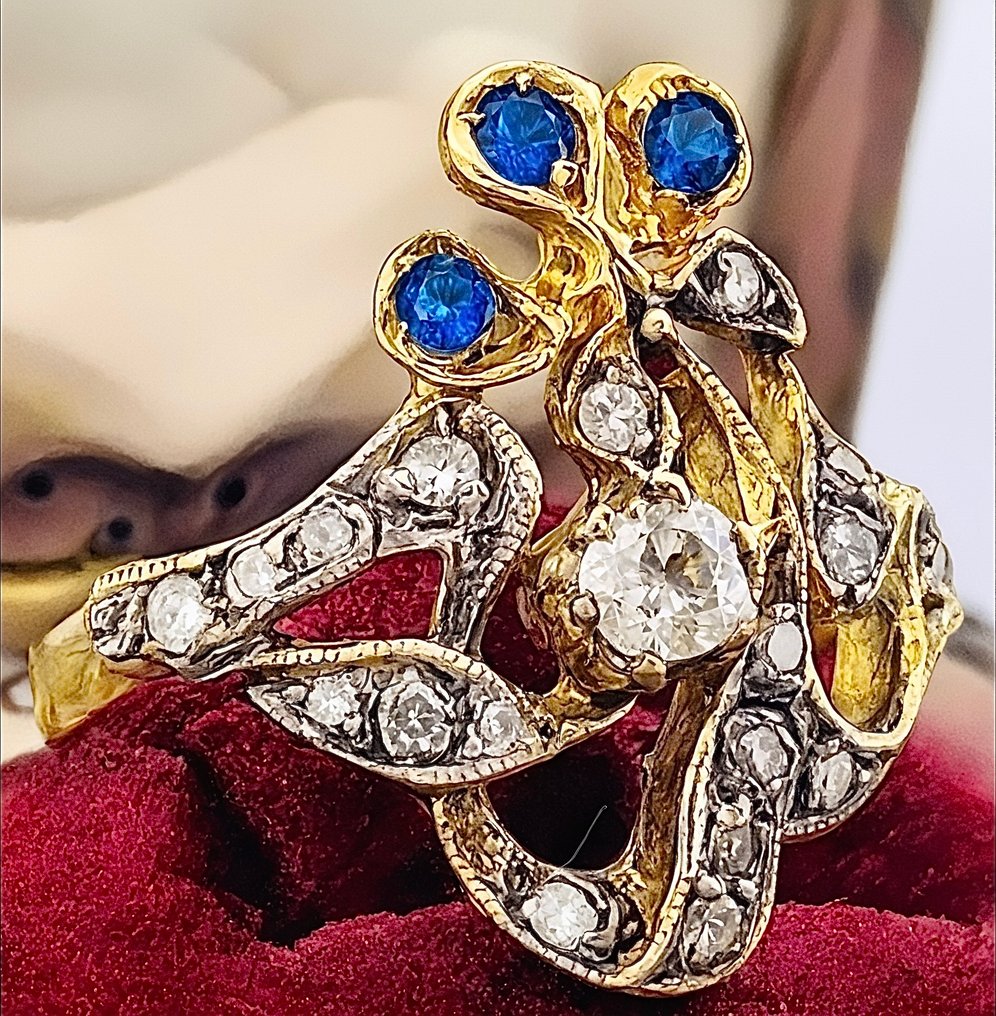 Ingen mindstepris - Ring - 9 kt. Gulguld, Sølv Safir - Diamant #3.2