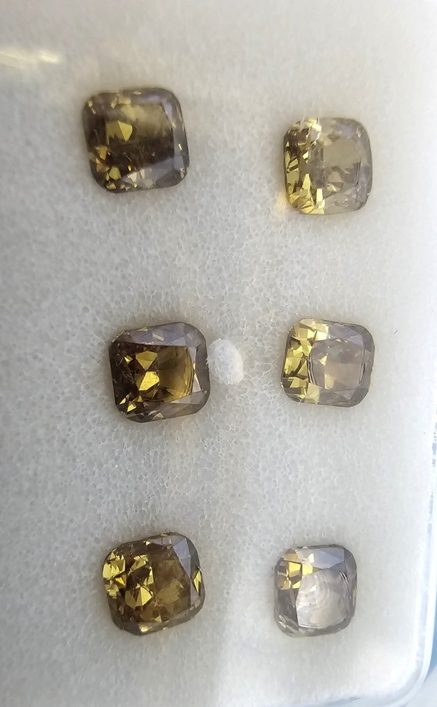 没有保留价 - 6 pcs 钻石  (天然)  - 1.05 ct - 枕形 - VS1 轻微内含一级, VS2 轻微内含二级 - 国际宝石研究院（IGI） - 华丽的深绿色偏黄色 #1.0
