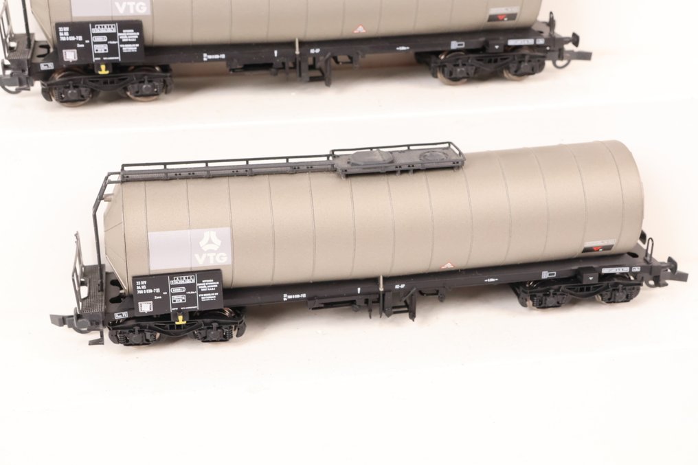 Rivarossi H0 - HR6147 - Vagón de tren de mercancías a escala (2) - Dos vagones cisterna 'VTG' - NS #1.0