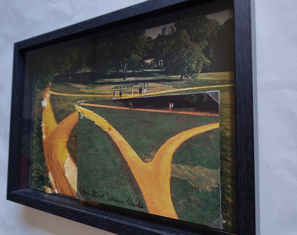 Christo & Jeanne-Claude (1935-2020) - Wrapped Walk Ways, handsigned with original fabric #4.3