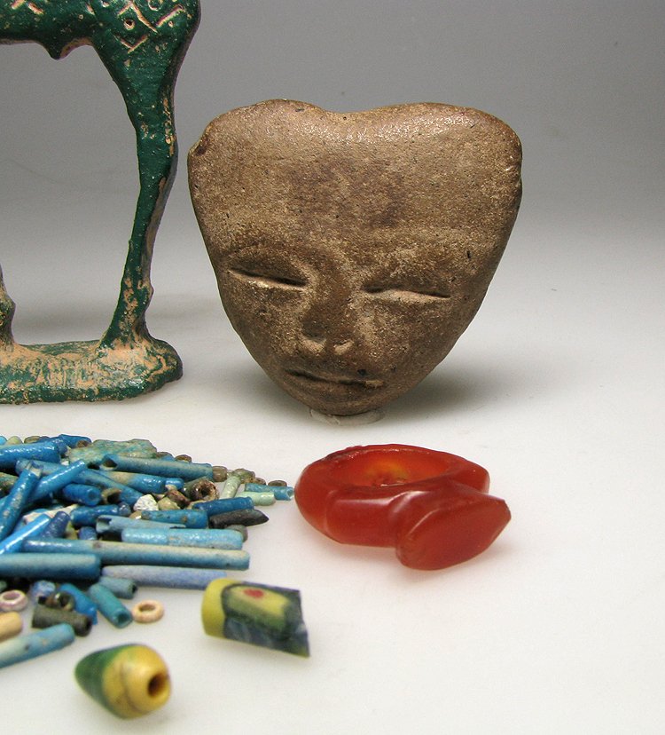 Egyptian Greek Precolumbian Roman Modern different materials Lot of very interesting Objects - Antiquities and Modern Art Objects - 160 mm (Ohne mindestpreis) #1.0