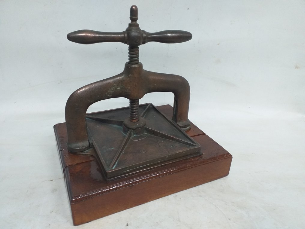 压力机 工业设计 - Boekenpers #1.0