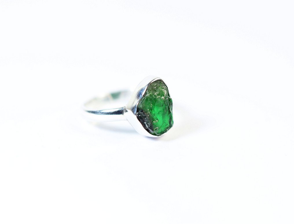 Chromdiopsid Σετ δαχτυλίδι + κρεμαστό / ακατέργαστο / καινούργιο- 6.02 g - (2) #1.0