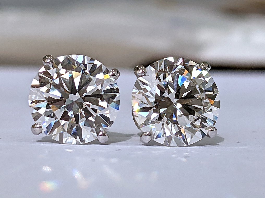 χωρίς τιμή ασφαλείας - Καρφωτά σκουλαρίκια - 14 καράτια Λευκός χρυσός -  6.02ct. tw. Διαμάντι (Εργαστηριακής καλλιέργειας) - Πιστοποιημένο από IGI #1.0