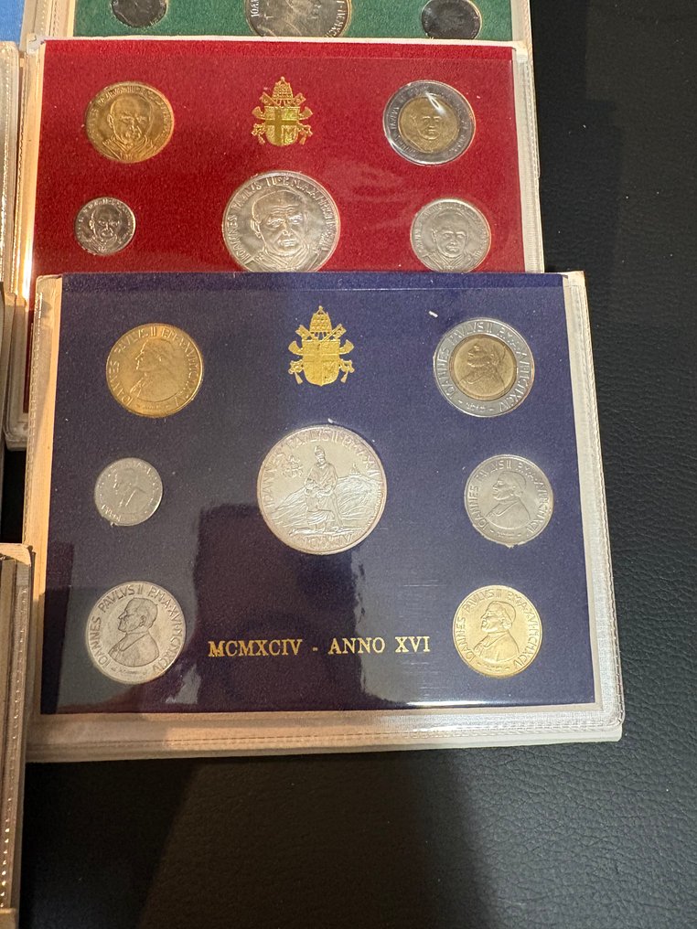 Βατικάνο. Serie divisionale 1982-1996 (16 set) con 1000 Lire in argento #4.3