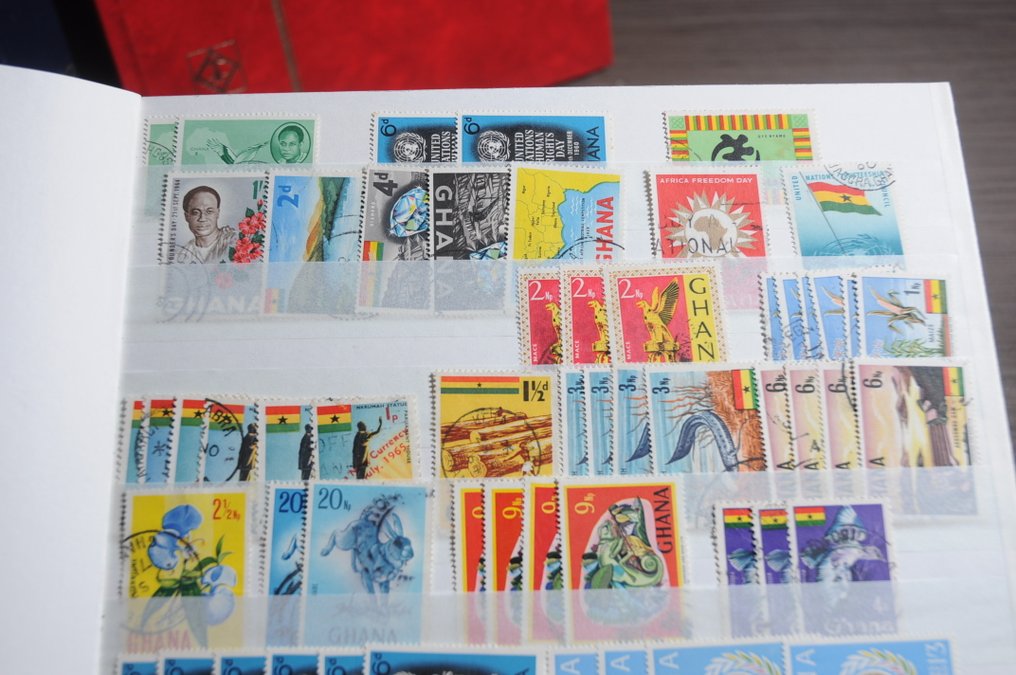 World  - Extensive search with various countries and quantities in stock books (200 photos). #2.1