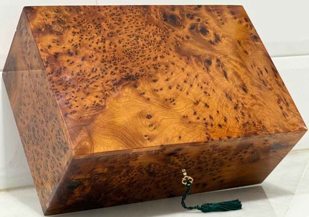 棺材 - 國王木, 崖柏, 緞木 #1.0