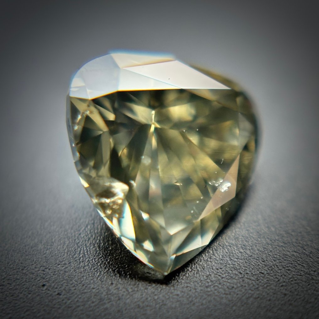 χωρίς τιμή ασφαλείας - 1 pcs Διαμάντι  (Φυσικού χρώματος)  - 0.55 ct - Αχλάδι - Fancy light Γκριζωπό Καφέ - I1 - Antwerp Laboratory for Gemstone Testing (ALGT) #1.0