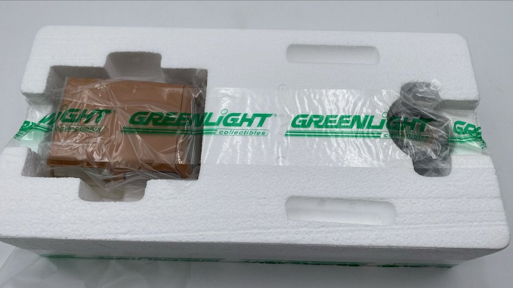 Greenlight 1:18 - Model car - Jeep CJ-7 Golden Eagle Hazzard - (cod.B32) #4.3